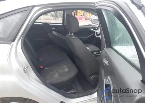 2015 Ford Focus Se z USA, uszkodzony, nr VIN 1FADP3F2XFL277789